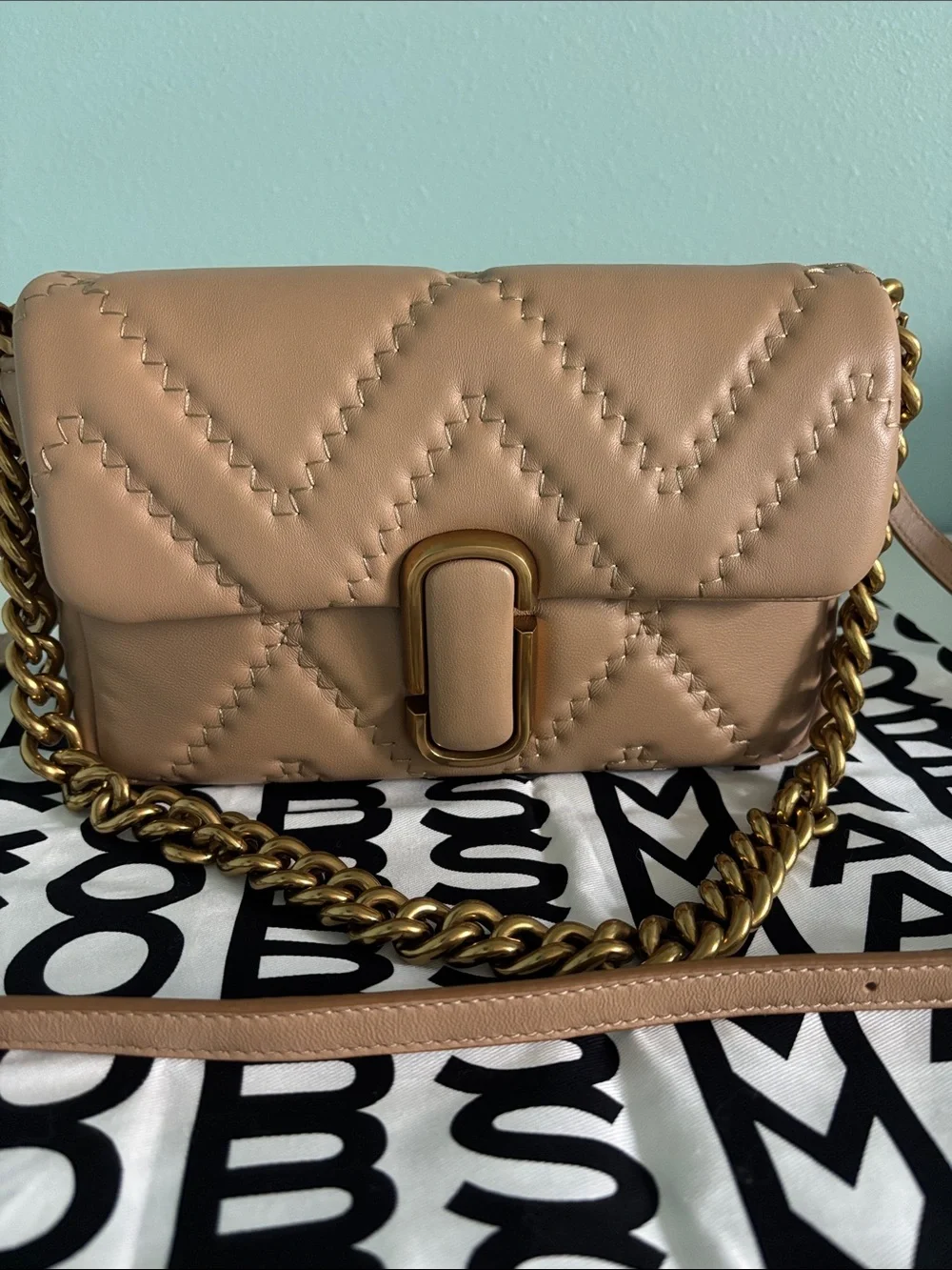 Marc Jacobs Quilted Leather Shoulder Bag - Picture 2 of 12